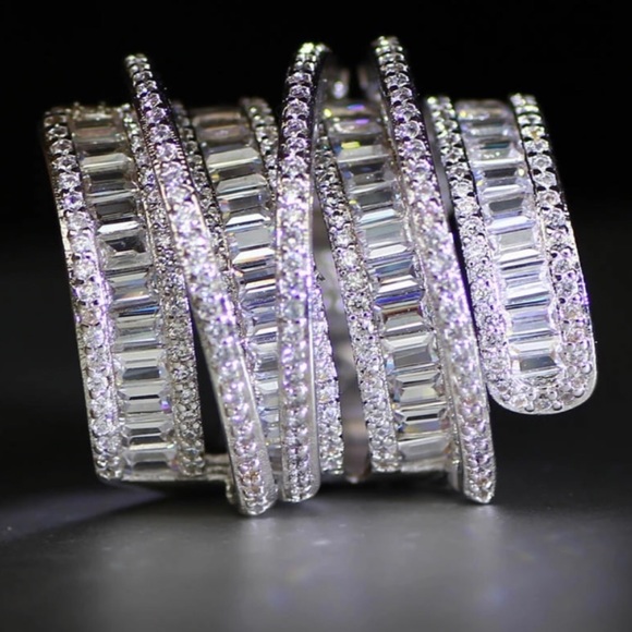 ✨✨ .925 Sterling Silver White Zircon Ring✨✨ - Picture 2 of 3